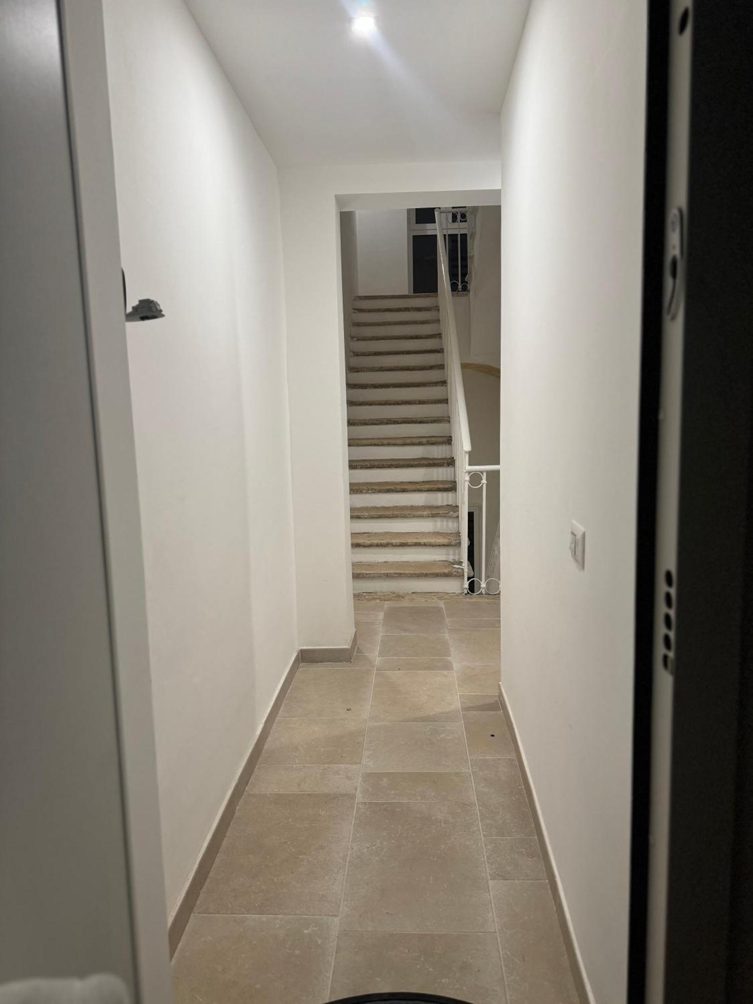 Flary Daire Bari Dış mekan fotoğraf